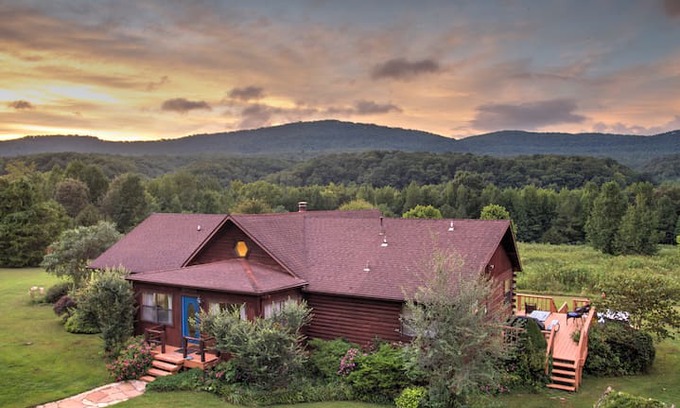 Parthenon Cabin | My Blue Heaven Cabin