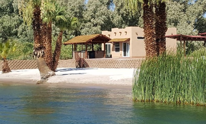 Parker Strip House | Park Strip - Colorado RIVER FRONT ON A SANDY BEACH
