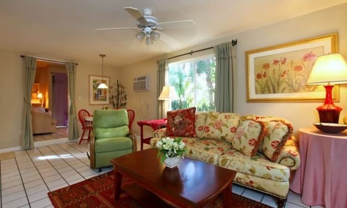 Laurel Park Apartment | Historic Downtown! Walk To It All! AAA Rated!