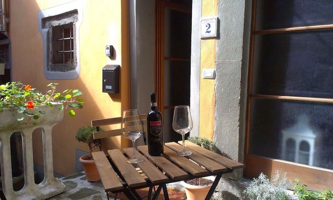 Casoli House | Casa Olivia Village House In Palleggio With Garden
