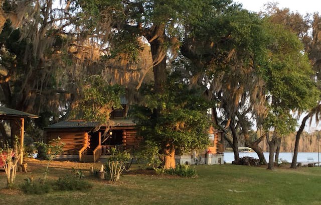 Hawthorne Cabin | Charming Lakefront Log Home