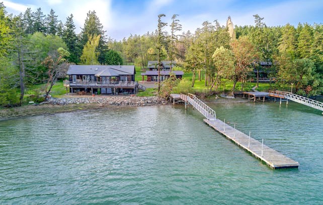 Friday Harbor House | Newly Listed! Incredible Waterfront Paradise with Game Room! (Bakker's Acres)