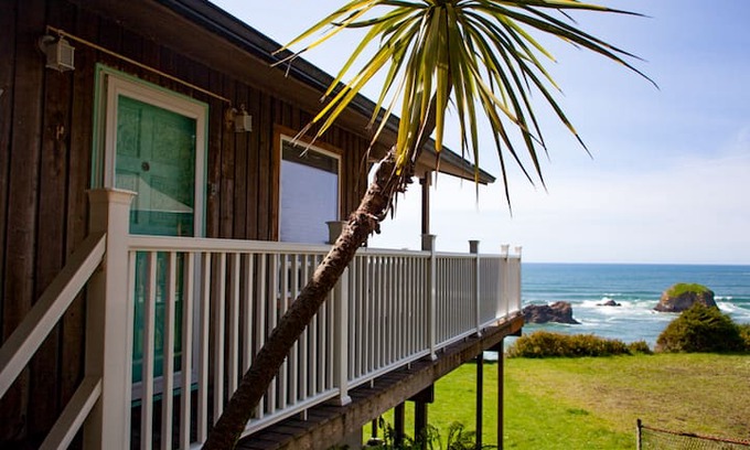 Arch Cape House | Sunset Retreat