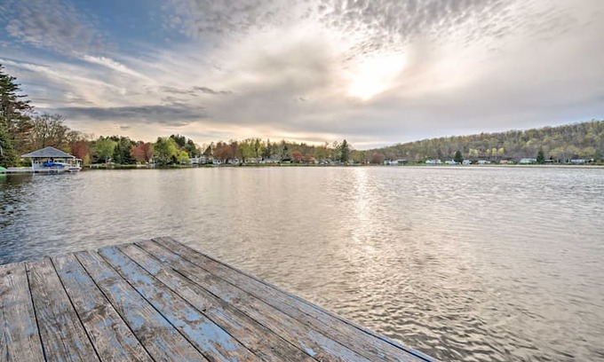 Sweet Valley House | Sweet Valley House on North Lake w/Private Dock!