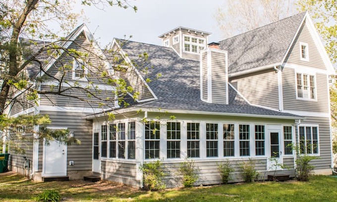 Union Pier House | Driftwood Cottage - 5 BR house with loft, community pool, sleeps 14