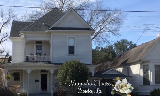 Crowley House | Plantation Room at Magnolia House of Crowley