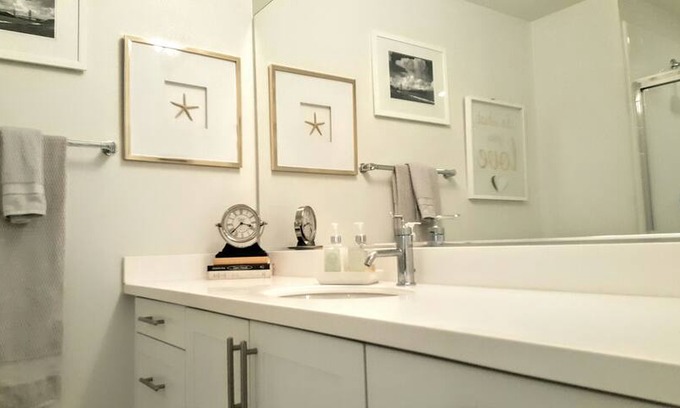Hawthorne House | Business Suite,Unique Location!LAX!