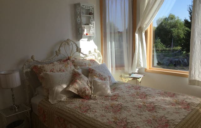 Helena House | Private Room/Bath at Golden Willows