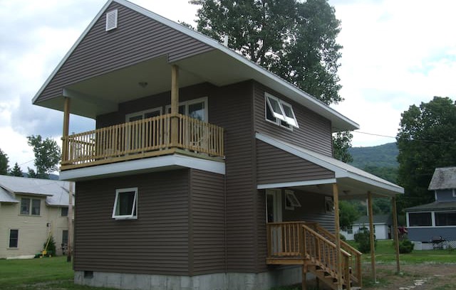 Warren County House | Huletts Landing - Lazy Day Cottage