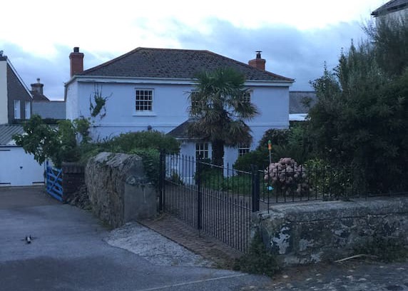 Mullion House | The Willows Mullion, Cornwall.