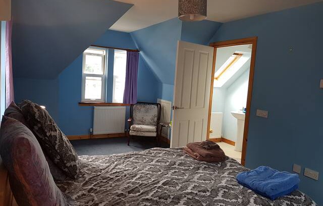 Tarbert House | Harbour Cottage, Tarbert. Room 1