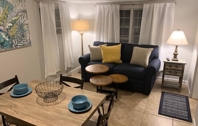 Jensen Beach Apartment | Graceland 1