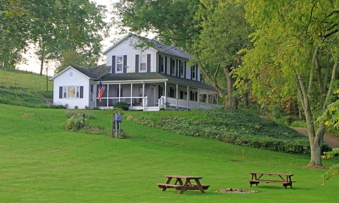 Gambier House | Bent Canoe Farm Guest House