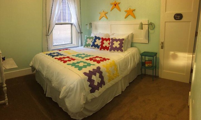 Perry House | 3rd Street Suite