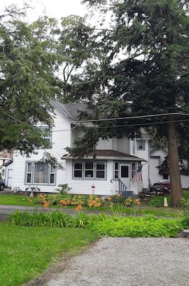 Lily Dale House | The Owls Nest in Lily Dale, NY - Lavender Room