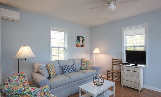 Gordonsville Cabin | "The Little House" at Shade Tree Cottage