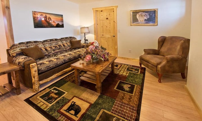 Afton Apartment | Alpenrose Apartments