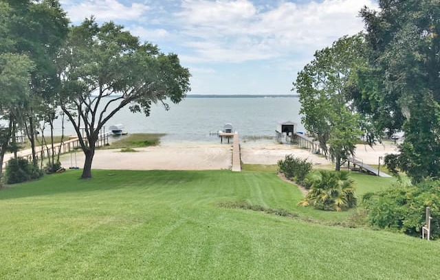 Eastlake Weir House | *Recently Renovated, 4BR/3BA on Lake Weir*