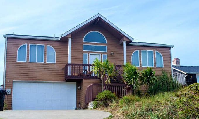 Bayshore House | Valhalla