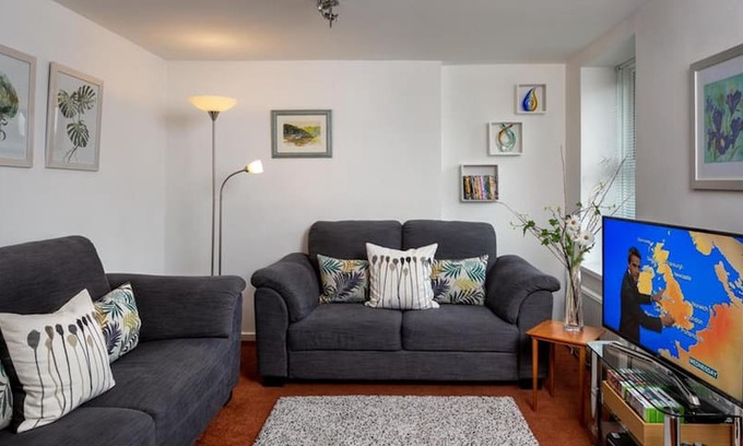 Trecastle House | Penybont Cottage