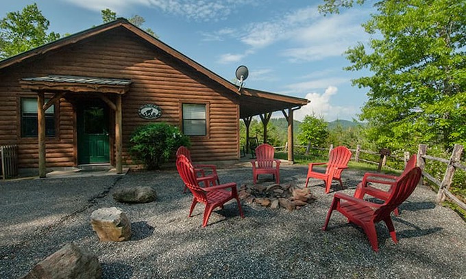 Bryson City Cabin | Bobcat Cabin at Lands Creek Log Cabins