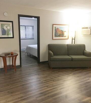 Shawano Cabin | Lake Drive Resort Unit 3