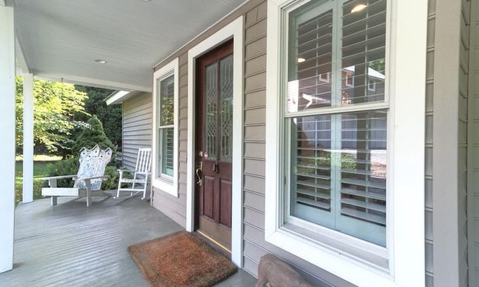 Chickamauga Lake House | Shahan Docks-Lake Front House and Dock!