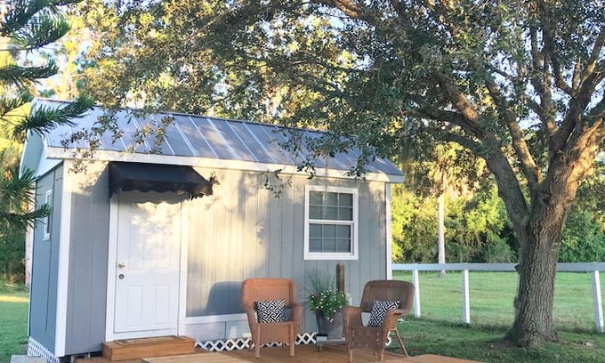 Vero Beach House | New TINY HOUSE on a FARM- Relax in the country
