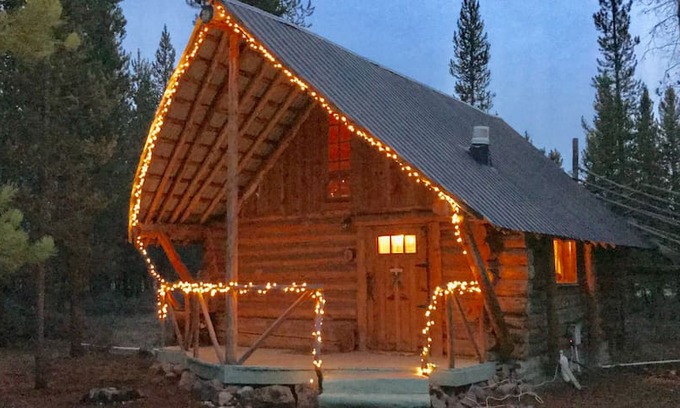 La Pine Cabin | Rustic Little Log Cabin In The Woods
