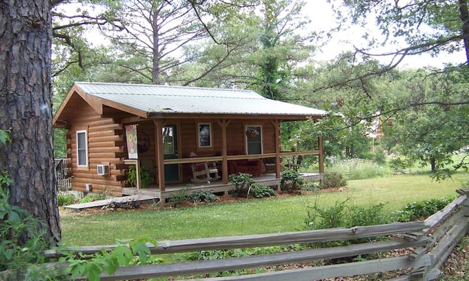Steelville Cabin | Romantic log cabin with private hot tub