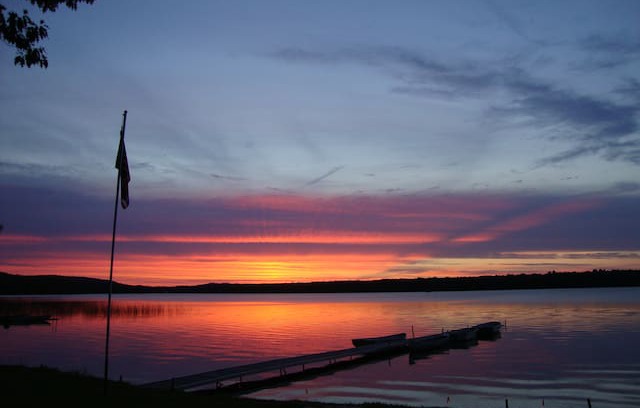 Maple City Cabin | Cheryl & David's Lakefront Cottage