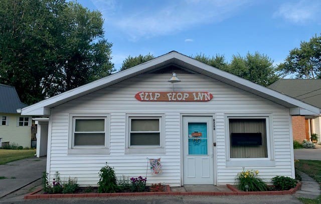 Leesburg Cabin | "The Flip Flop Inn" on Oswego and Tippecanoe Lake