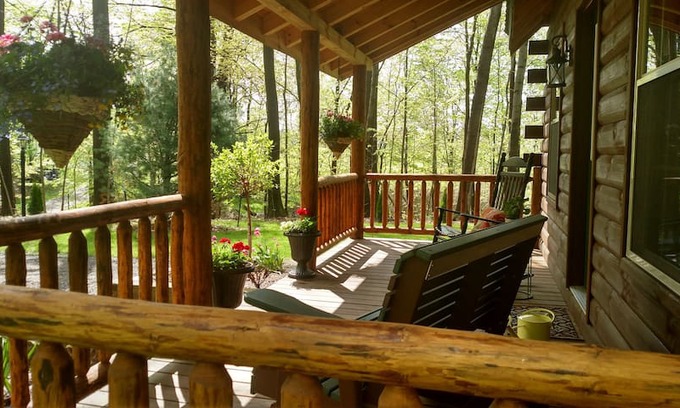 Mesopotamia Cabin | Forever Spring Cabin