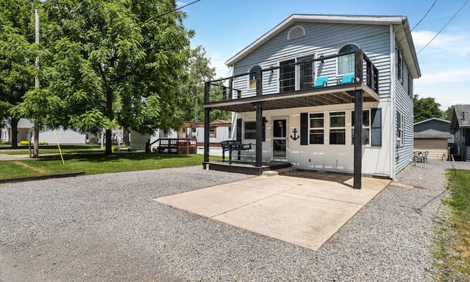 Lakeview House | Mohawk Lake Retreat - Large 3BR, Quiet, Water View