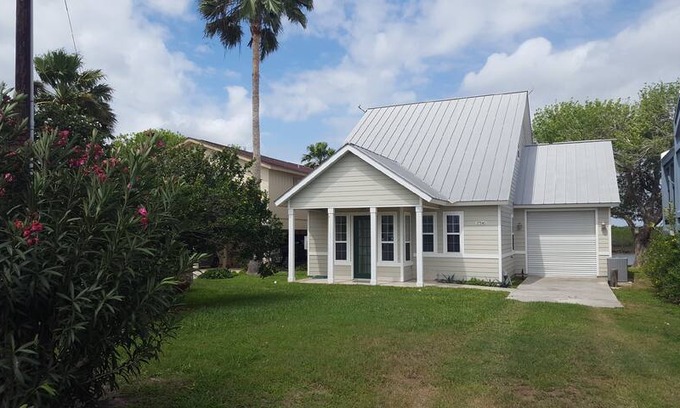 Arroyo City House | Arroyo City, TX Waterfront home