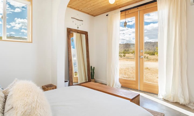 Joshua Tree Cabin | Cottontail Cabin - Spectacular Sunsets in JT