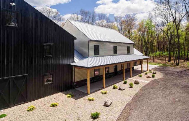 Niles House | Complete Privacy! - Indoor pool & gym!