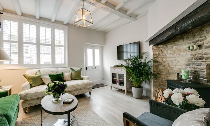 Winchcombe Cabin | Cotswold77 - Heart of the Cotswolds