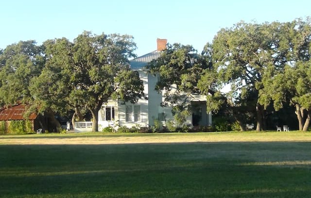 Beeville Bed & Breakfast | The Inn at Silver Oaks