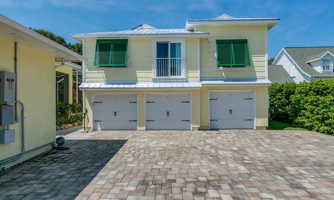 Rockledge Apartment | The Oasis of Rockledge Drive