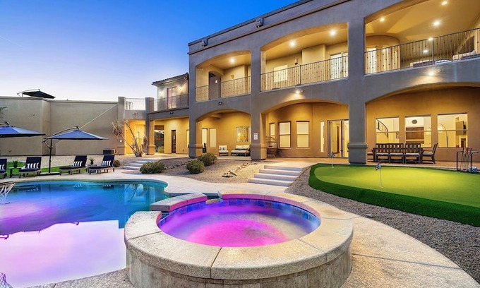 East Mesa House | Enchantment - 7BR Luxury Estate in Mesa surrounded by Panoramic Mountain Views!