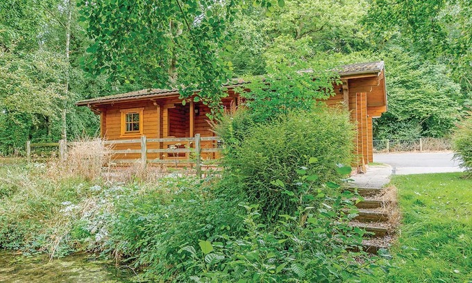 Ledbury Cabin | 2 bedroom accommodation in Ledbury