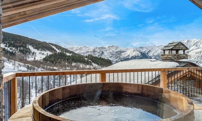 Beranger Ski Chalet | Chalet Chardy - Five Bedroom Chalet, Sleeps 12