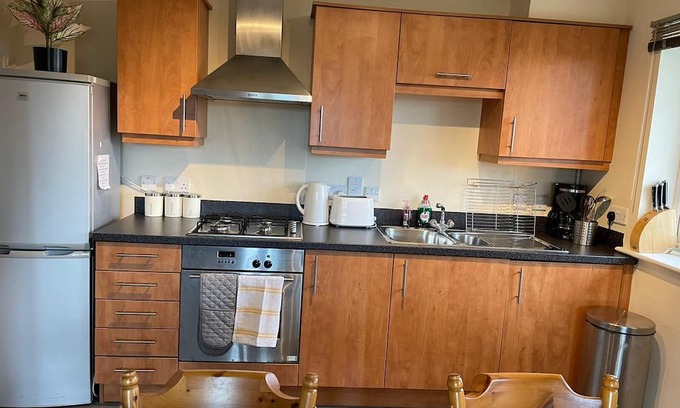 Hatfield Apartment | Global Boutique Relocation Hatfield 2 Bed Apt near Station W/Free Parking