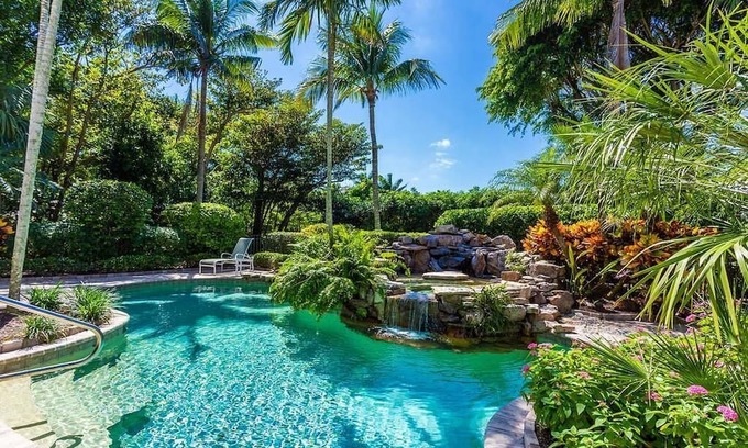Captiva House | The best of both worlds. Gulf & Roosevelt Channle Views, Kayaks, Bikes, Dock etc