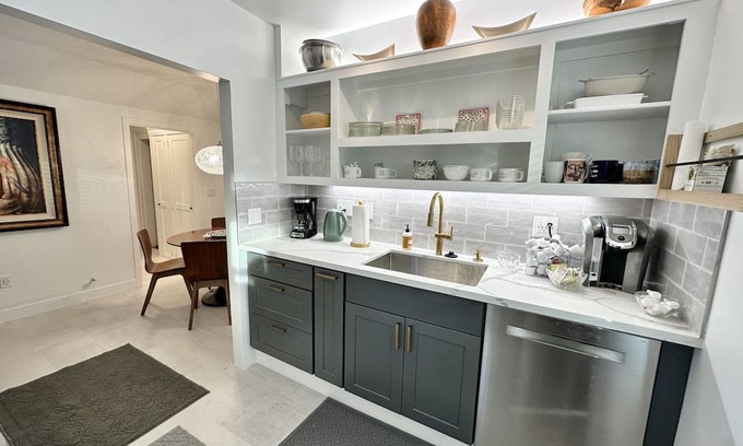 Washington Ave./ Memorial Park House | Cozy Quiet Home! PET FRIENDLY! Back to School 2025 Special!