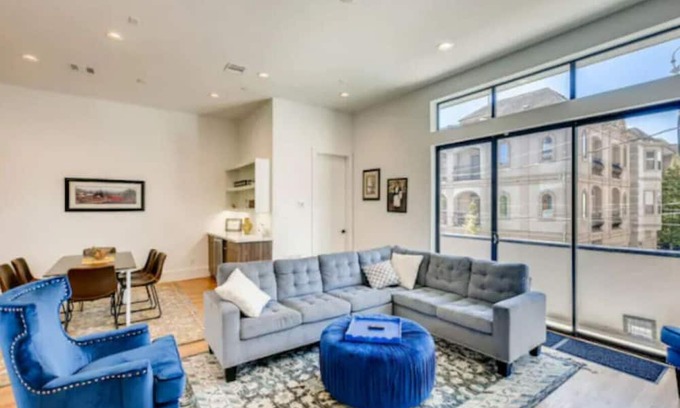 Neartown House | Two 4-Story Homes|Near Downtown|8 BDRMS|For Groups