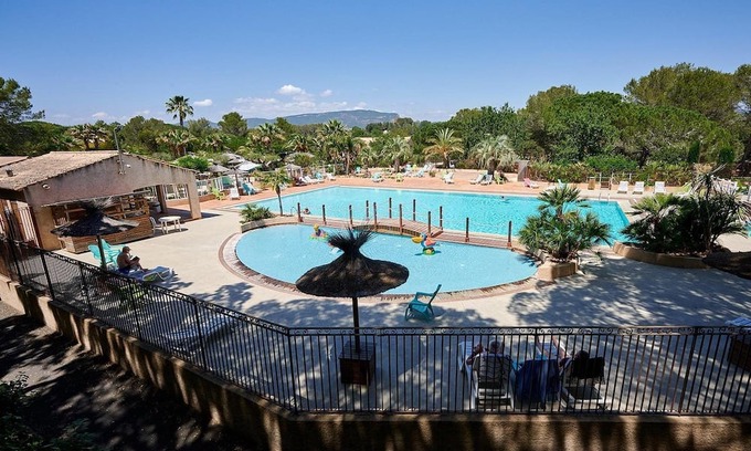 Roquebrune-sur-Argens RV Rental | Atmospheric family campsite on the beautiful Côte d’Azur