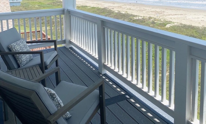 Terramar Beach House | Oceanfront/Beachfront Vacation Beach Home 3BR, 3.5 Bath