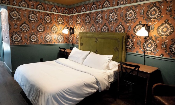 Old City Hotel | The Gas Lamp Hotel